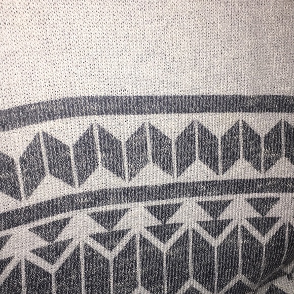 Charming Charlie’s cardigan - Picture 3 of 3